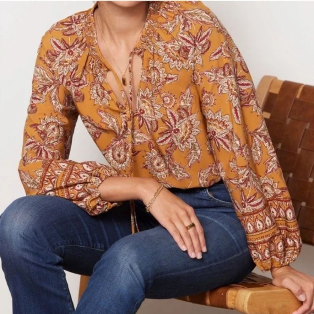 {Evereve} Britta Border Print Peasant Blouse Yellow Mustard - Size MEDIUM
